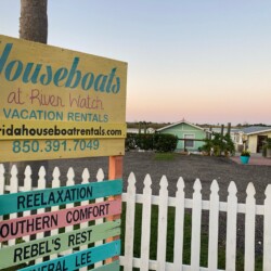 Apalachicola house boats for rent
